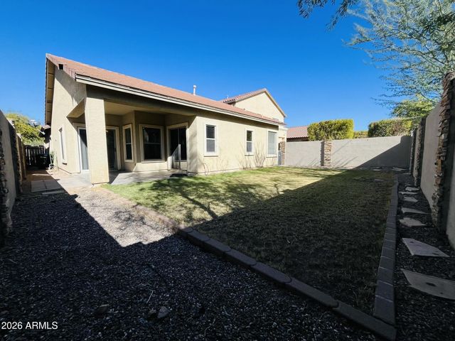 2561 W WOBURN Lane, Phoenix, AZ 85085