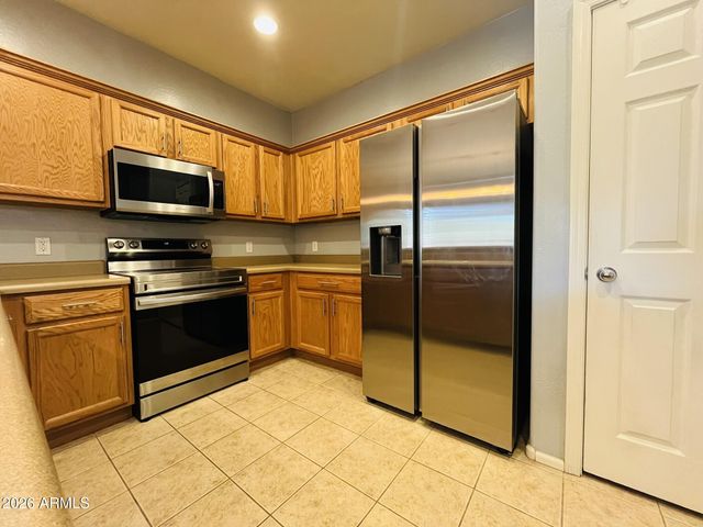 2561 W WOBURN Lane, Phoenix, AZ 85085