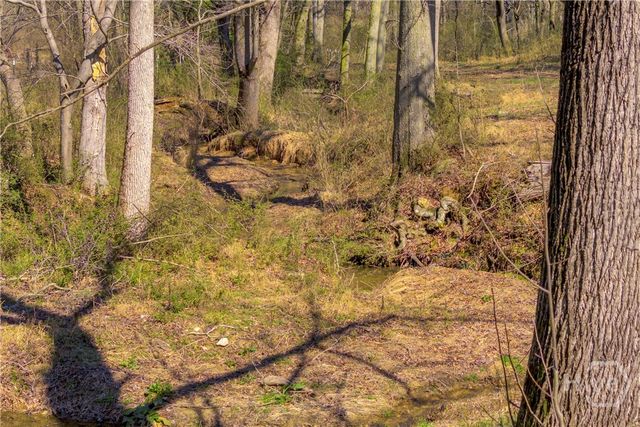 685 James Springs Rd, Danielsville, GA 30633