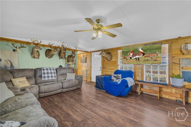 685 James Springs Rd, Danielsville, GA 30633