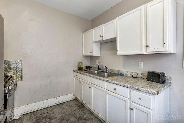 3414 Woodburn Avenue, Cincinnati, OH 45207