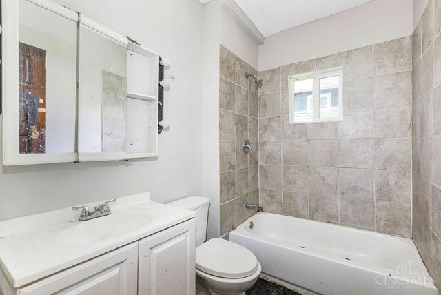 3414 Woodburn Avenue, Cincinnati, OH 45207