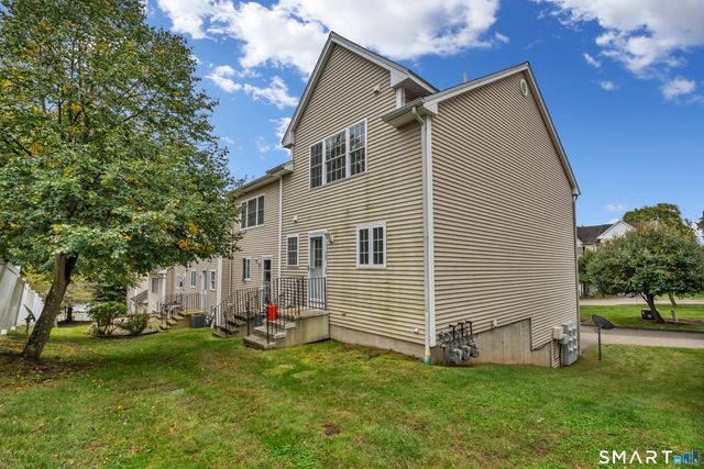 2720 State Street 6, Hamden, CT 06517