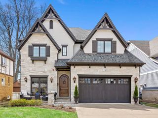 116 S Prospect Avenue, Clarendon Hills, IL 60514