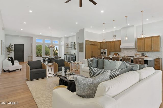 8130 E VISTA BONITA Drive, Scottsdale, AZ 85255