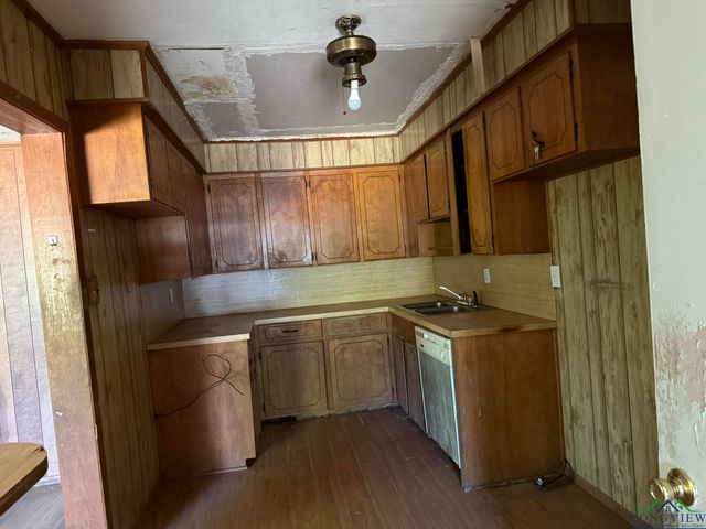 262 HOUSTON ST, Lone Star, TX 75668