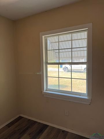 262 HOUSTON ST, Lone Star, TX 75668