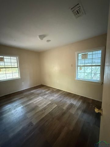 262 HOUSTON ST, Lone Star, TX 75668