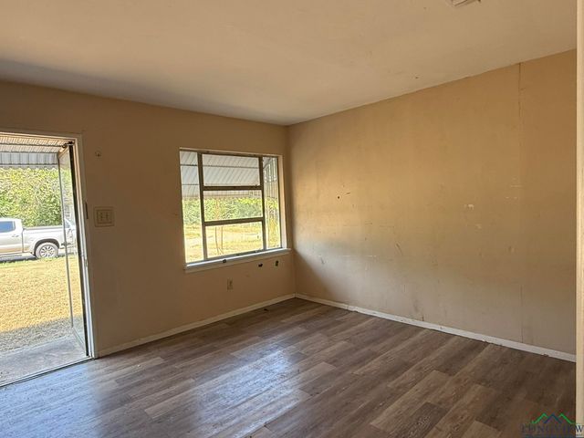 262 HOUSTON ST, Lone Star, TX 75668