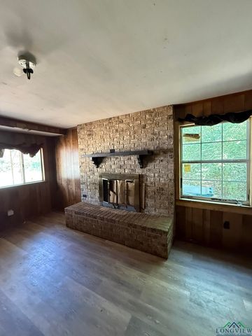 262 HOUSTON ST, Lone Star, TX 75668