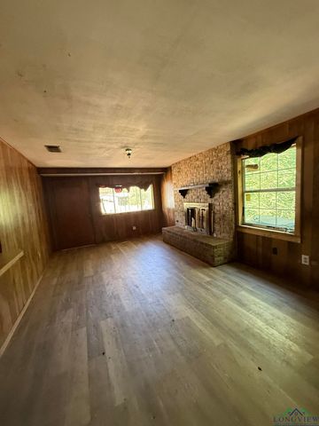 262 HOUSTON ST, Lone Star, TX 75668