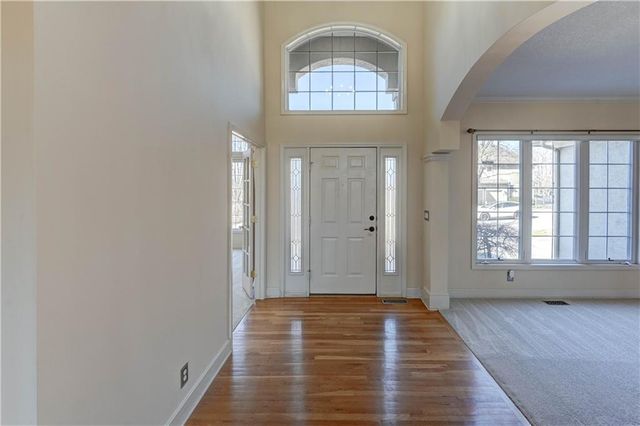 9625 CAILLER Drive, Lenexa, KS 66220