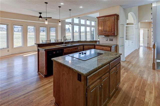 9625 CAILLER Drive, Lenexa, KS 66220