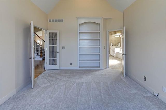 9625 CAILLER Drive, Lenexa, KS 66220