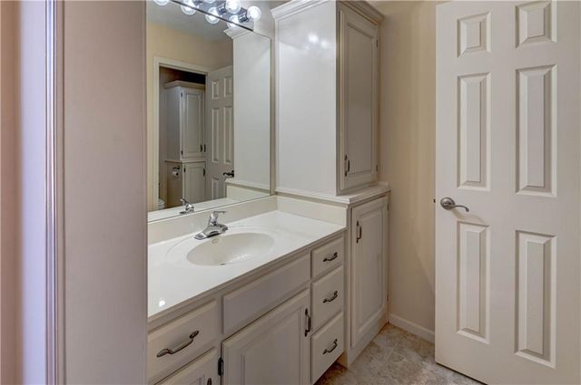 9625 CAILLER Drive, Lenexa, KS 66220