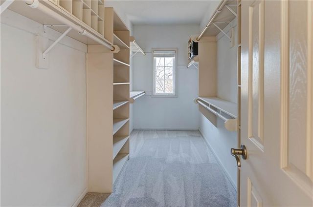 9625 CAILLER Drive, Lenexa, KS 66220