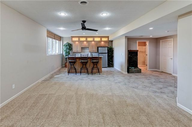 9625 CAILLER Drive, Lenexa, KS 66220