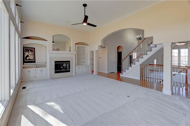 9625 CAILLER Drive, Lenexa, KS 66220