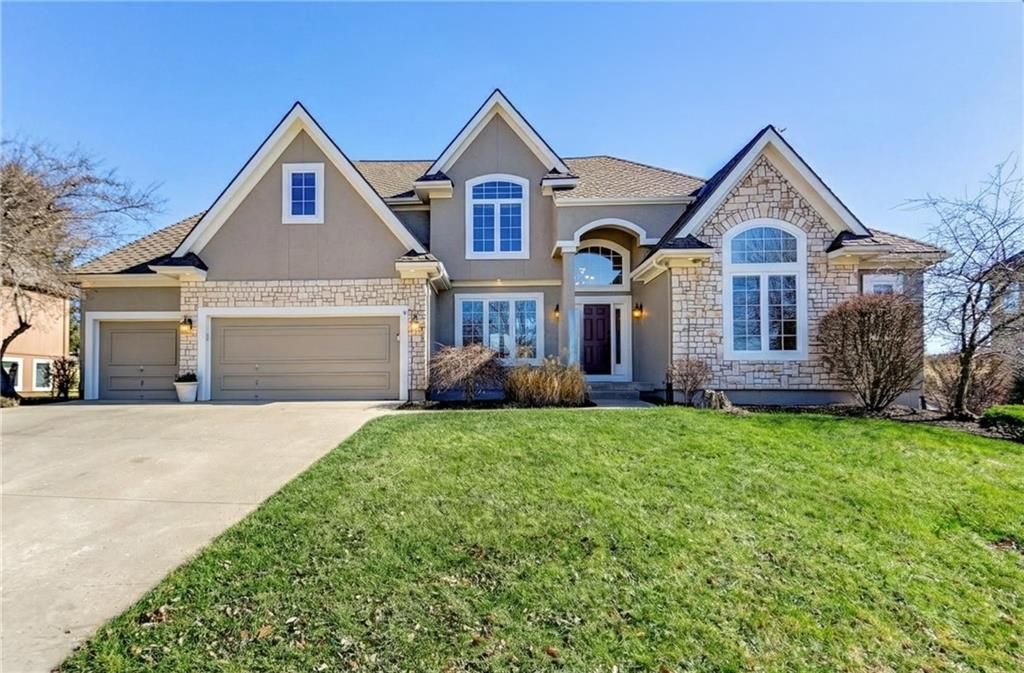9625 CAILLER Drive, Lenexa, KS 66220