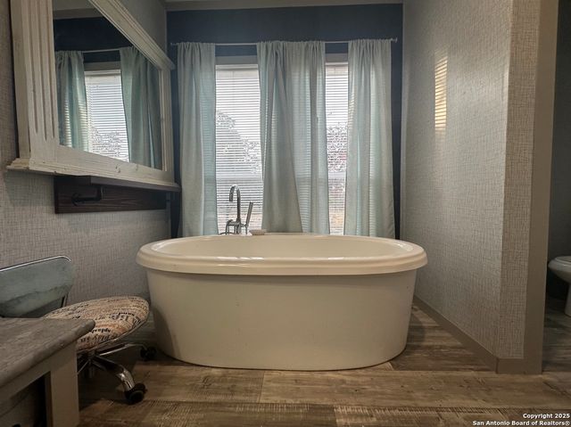 140 County Road 7866, Devine, TX 78016