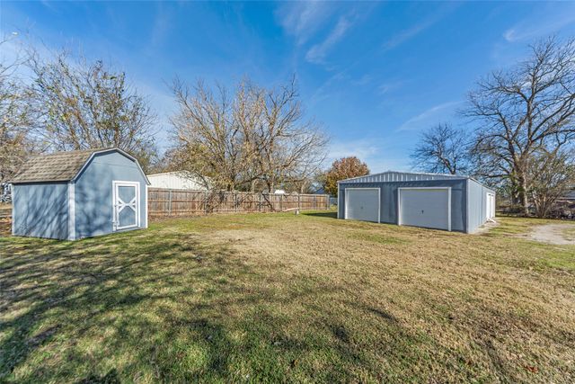 311 Summit Street, Farmersville, TX 75442