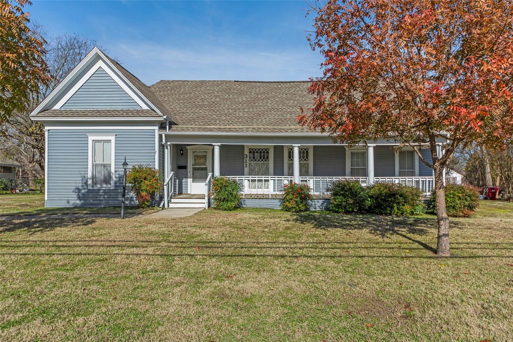 311 Summit Street, Farmersville, TX 75442