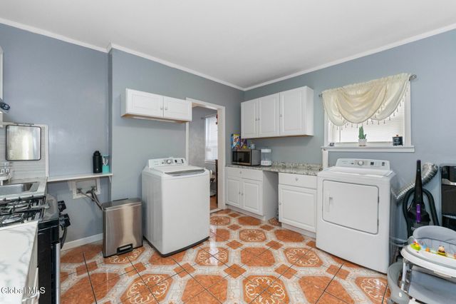 494 Hulett Street, Schenectady, NY 12307