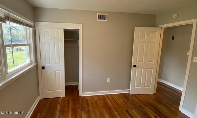 160 Wildwood Circle, Jackson, MS 39212