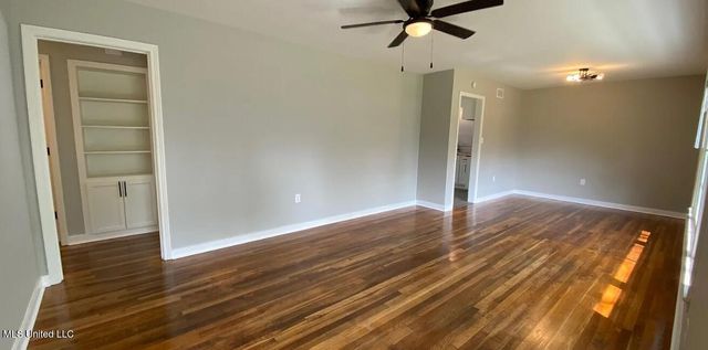 160 Wildwood Circle, Jackson, MS 39212