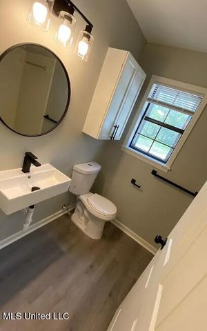 160 Wildwood Circle, Jackson, MS 39212