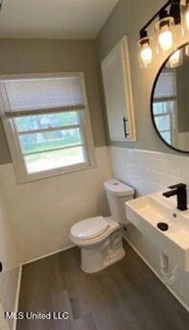 160 Wildwood Circle, Jackson, MS 39212