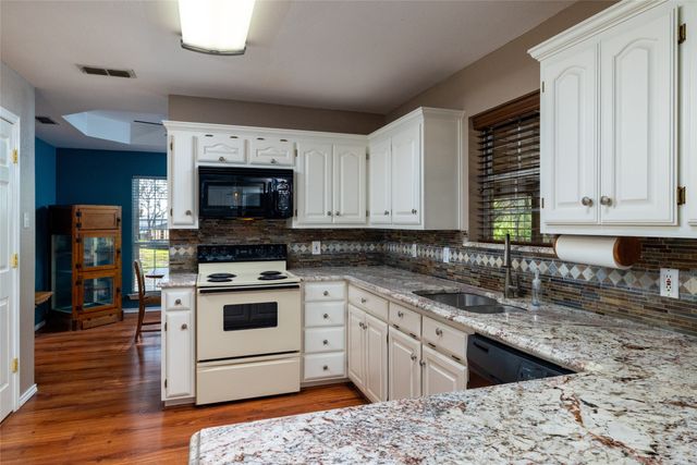 136 Southwinds Drive, Weatherford, TX 76087