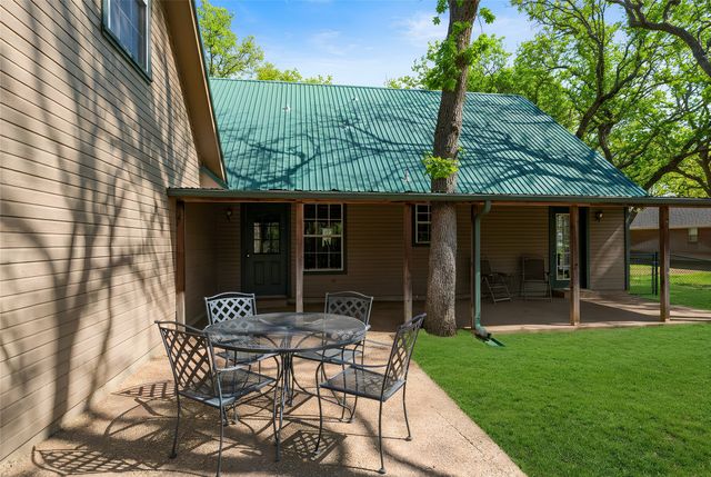 136 Southwinds Drive, Weatherford, TX 76087