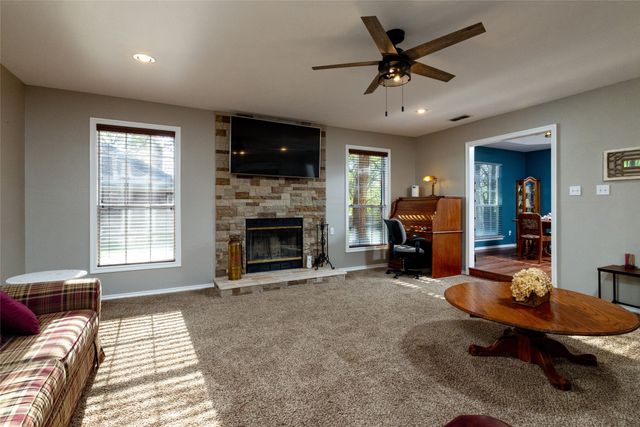 136 Southwinds Drive, Weatherford, TX 76087