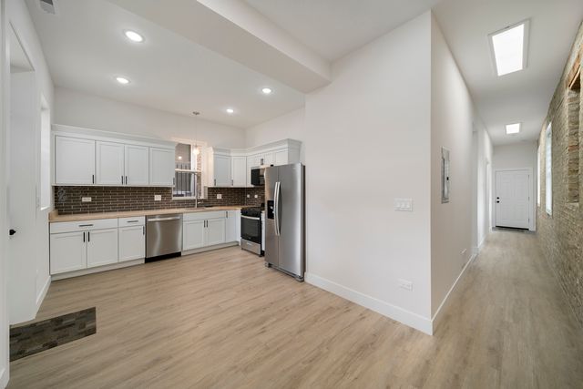 1137 N Francisco Avenue 2, Chicago, IL 60622