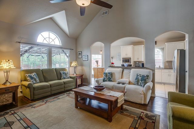 5424 Meadow Valley Drive, Fort Worth, TX 76123