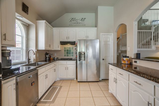 5424 Meadow Valley Drive, Fort Worth, TX 76123