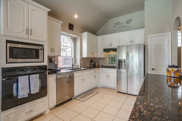 5424 Meadow Valley Drive, Fort Worth, TX 76123
