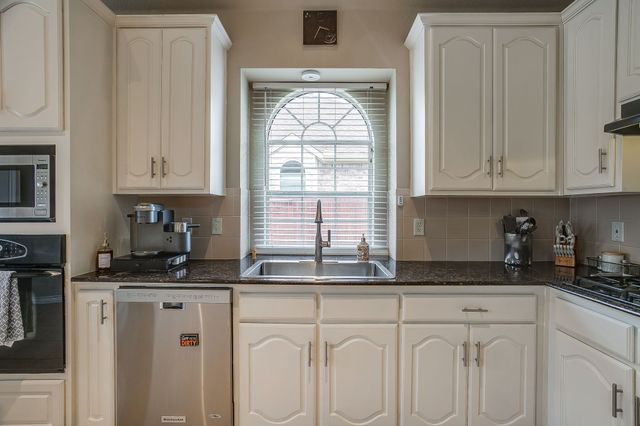 5424 Meadow Valley Drive, Fort Worth, TX 76123