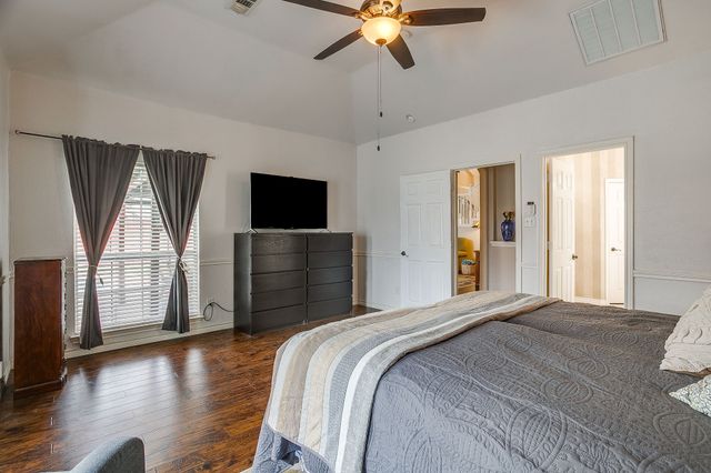 5424 Meadow Valley Drive, Fort Worth, TX 76123