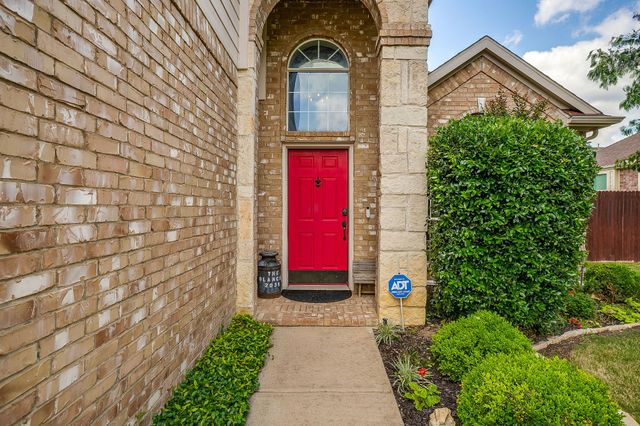 5424 Meadow Valley Drive, Fort Worth, TX 76123