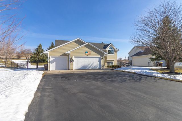 1003 Theresa Marie Drive, Elko New Market, MN 55054