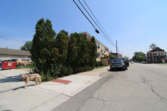 6151 S 76th Avenue 2N, Summit, IL 60501