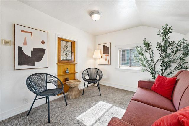 208 Mountain View Avenue, Santa Cruz, CA 95062