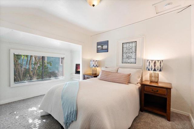 208 Mountain View Avenue, Santa Cruz, CA 95062