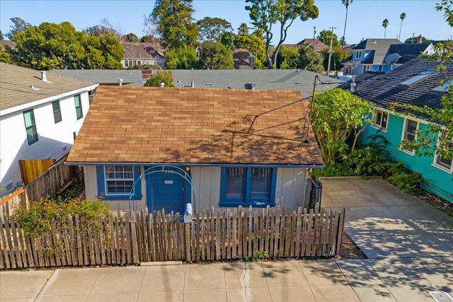 208 Mountain View Avenue, Santa Cruz, CA 95062