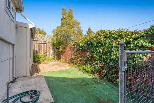 208 Mountain View Avenue, Santa Cruz, CA 95062