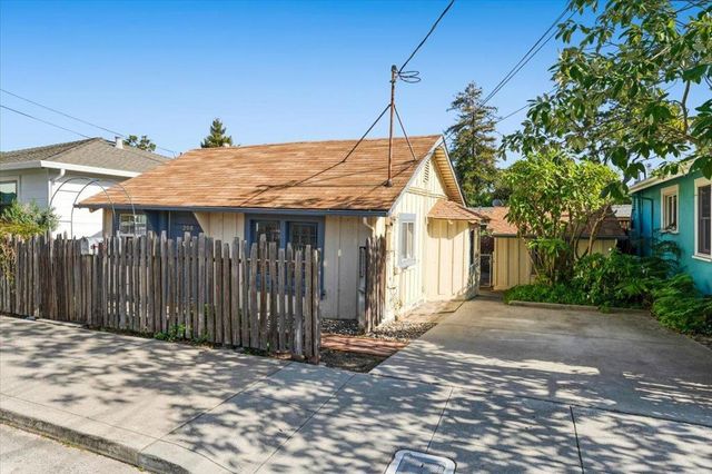208 Mountain View Avenue, Santa Cruz, CA 95062