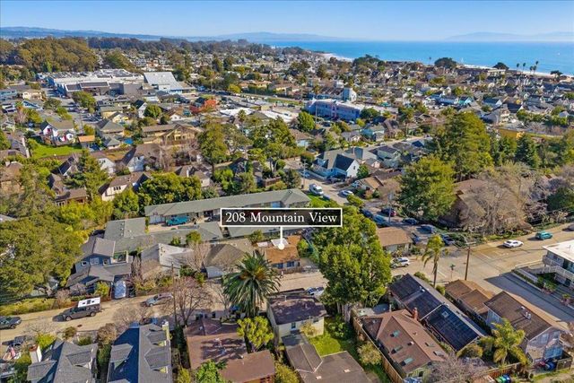 208 Mountain View Avenue, Santa Cruz, CA 95062