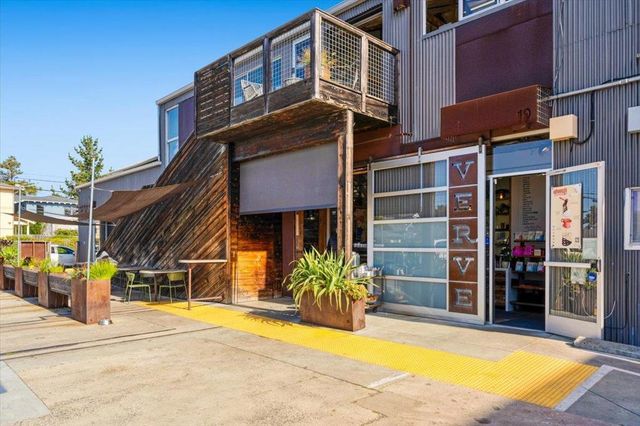 208 Mountain View Avenue, Santa Cruz, CA 95062